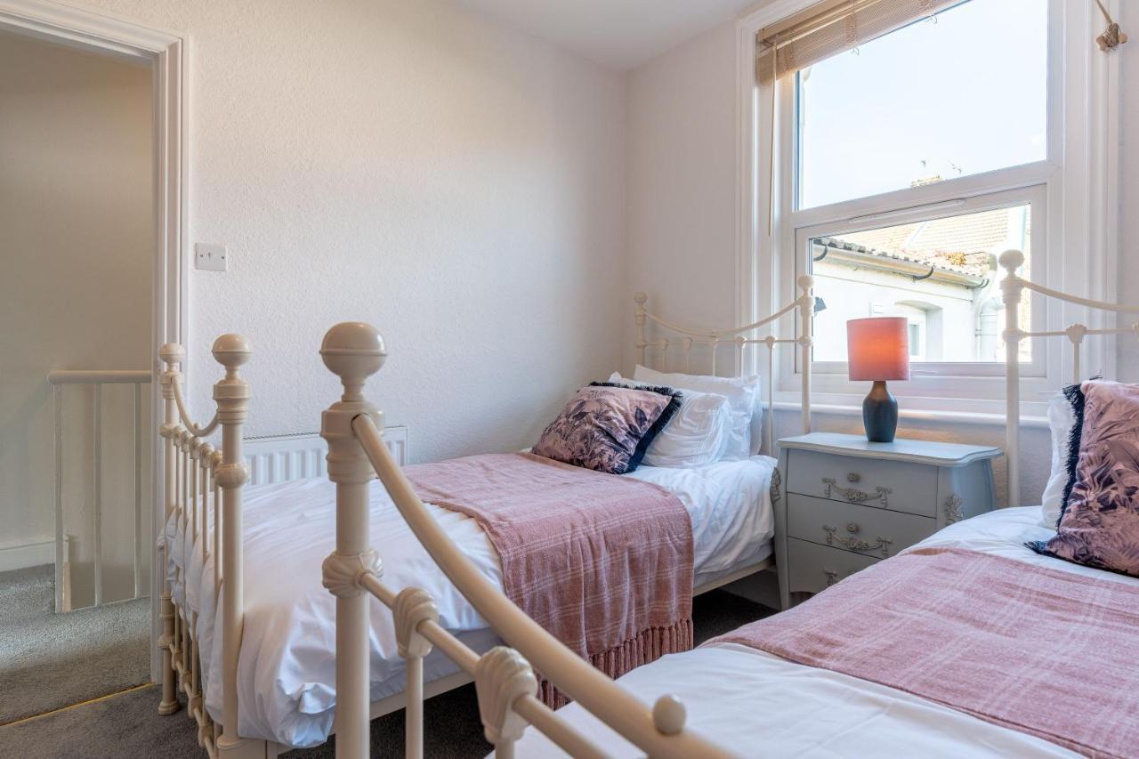 Holiday home Cosy Blue Shells - 2bedrooms - Garden - 5mins - 1min Shell Grotto Margate
