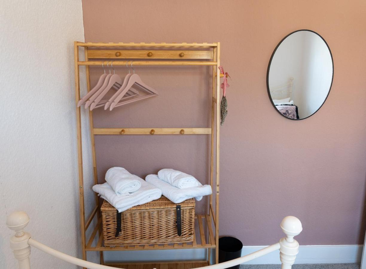 Cosy Blue Shells - 2bedrooms - Garden - 5mins - 1min Shell Grotto Holiday home