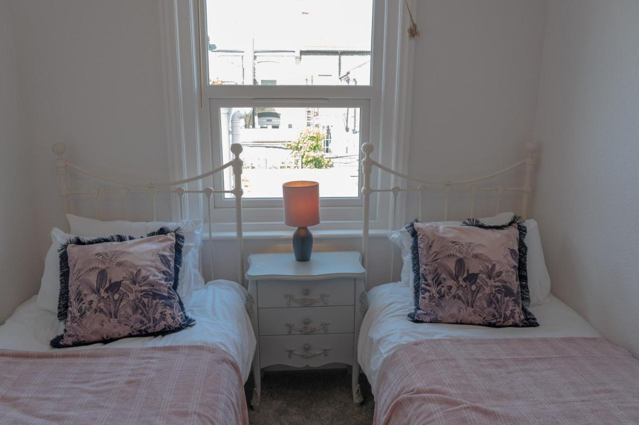 Holiday home Cosy Blue Shells - 2bedrooms - Garden - 5mins - 1min Shell Grotto Margate