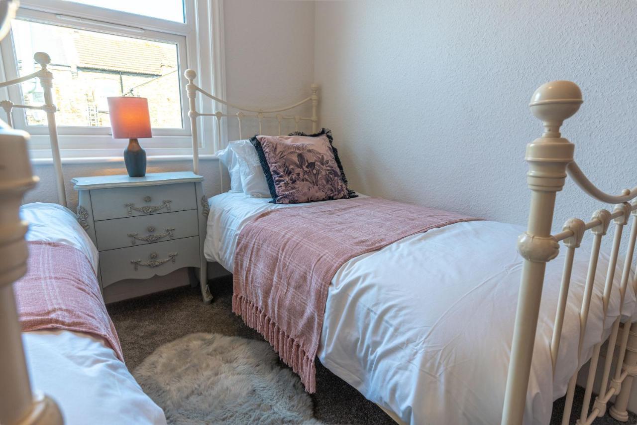 Cosy Blue Shells - 2bedrooms - Garden - 5mins - 1min Shell Grotto *