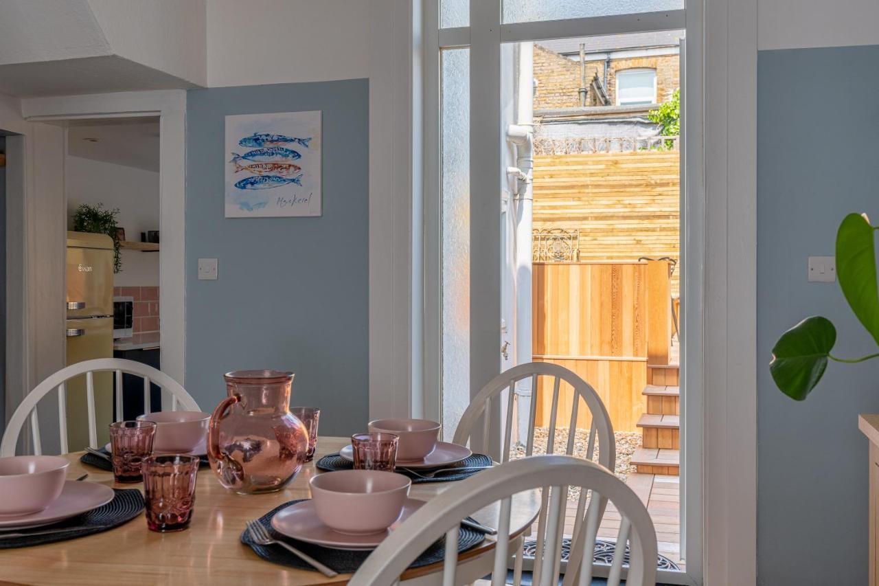 Cosy Blue Shells - 2bedrooms - Garden - 5mins - 1min Shell Grotto Holiday home
