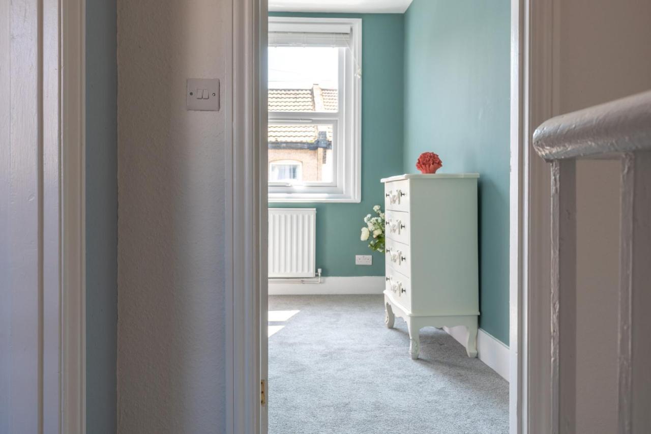 Cosy Blue Shells - 2bedrooms - Garden - 5mins - 1min Shell Grotto *